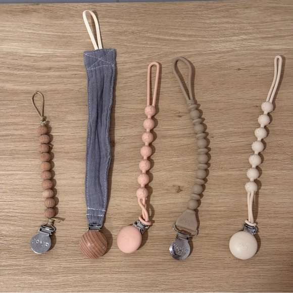 Cuddle Campus Pacifier Clips Variety - Picture 2 of 4